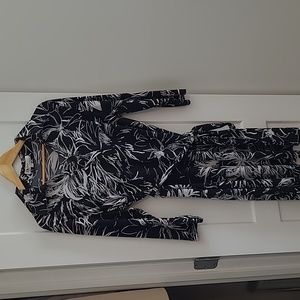 Della Spiga Italy dres size XL black and white abstract pattern